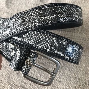 Snakeskin leather black and white belt 38